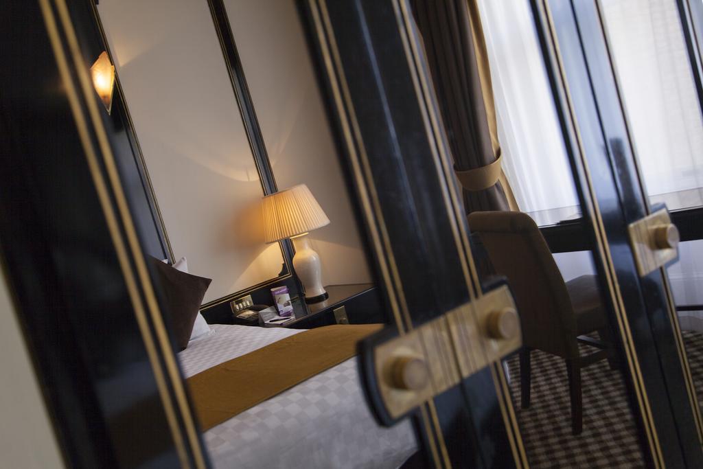 Thistle London Hyde Park Lancaster Gate Room photo